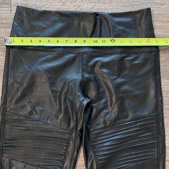 7 For All Mankind Black Faux Leather Moto Leggings NWOT Size L - Picture 12 of 16